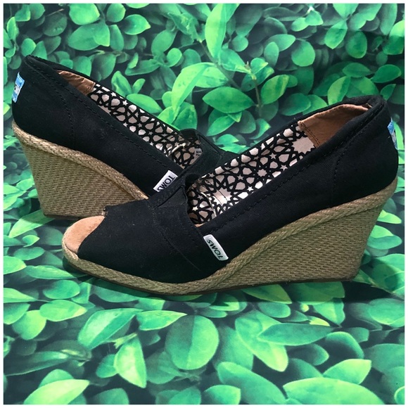 toms canvas wedges